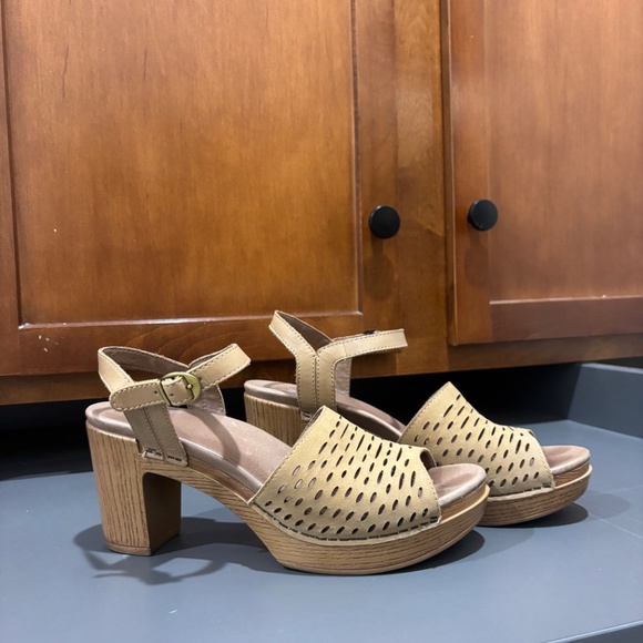 Dansko Clogs - Picture 2 of 4